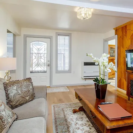 Alameda 2 Bedroom 2 Ba Apt, Ac, 3 Blocks To Beach & Shopping Center & Free Parking